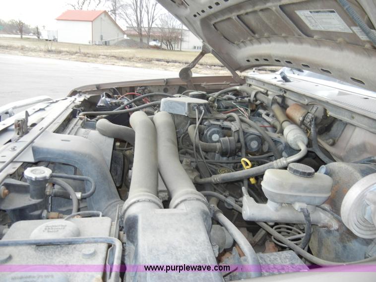 image for item A3396 1992 Ford F250 XLT Supercab pickup truck