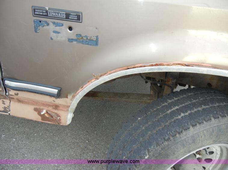 image for item A3396 1992 Ford F250 XLT Supercab pickup truck