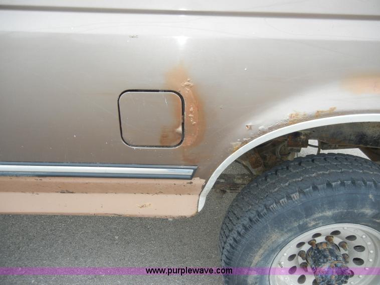 image for item A3396 1992 Ford F250 XLT Supercab pickup truck