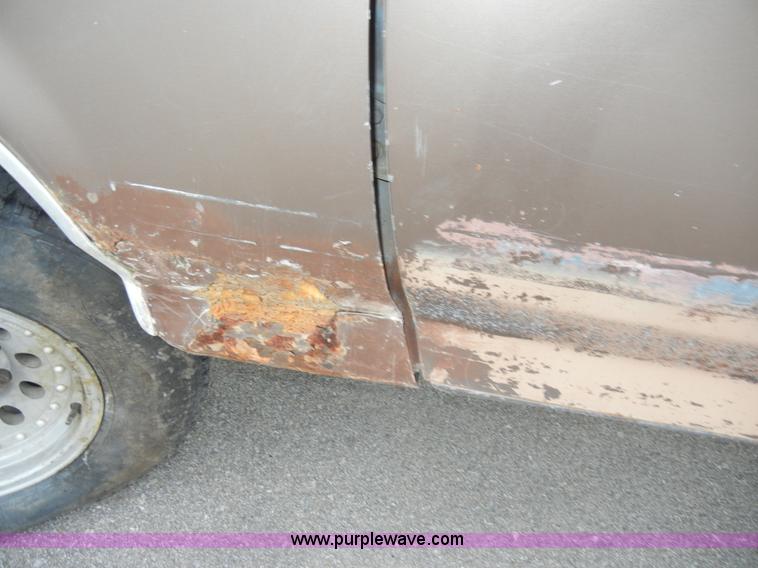 image for item A3396 1992 Ford F250 XLT Supercab pickup truck