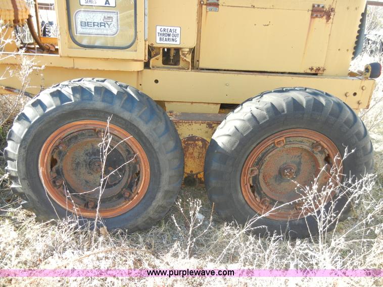 image for item A3401 Galion 503A motor grader