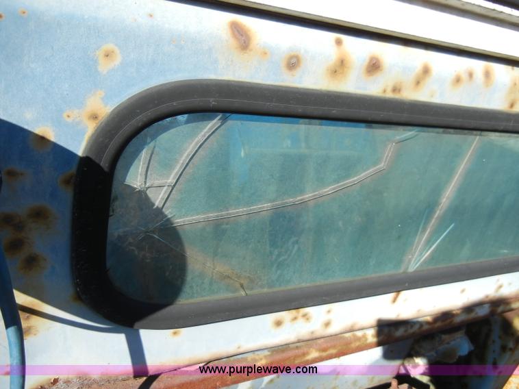 image for item A3403 1981 Ford 5600 tractor