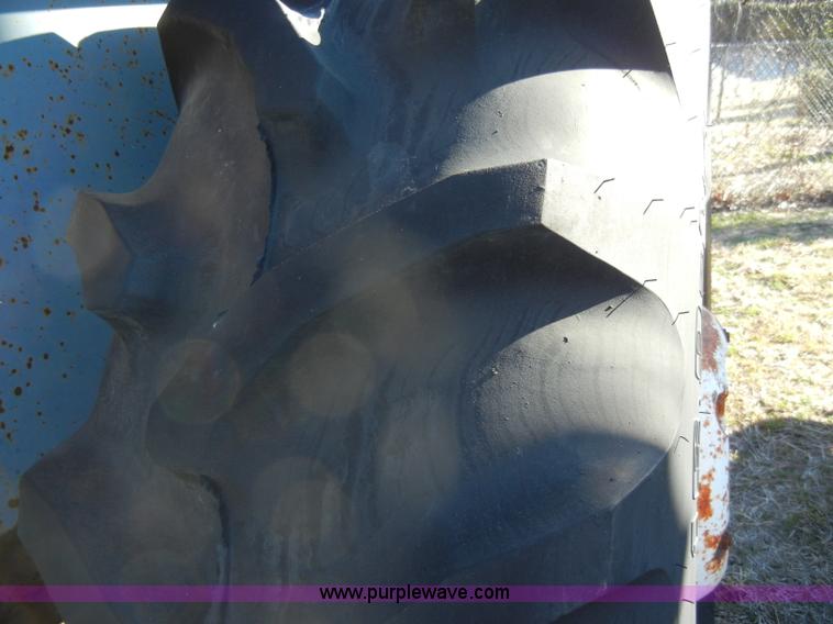 image for item A3403 1981 Ford 5600 tractor