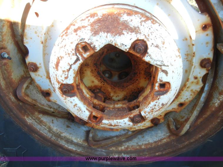 image for item A3403 1981 Ford 5600 tractor