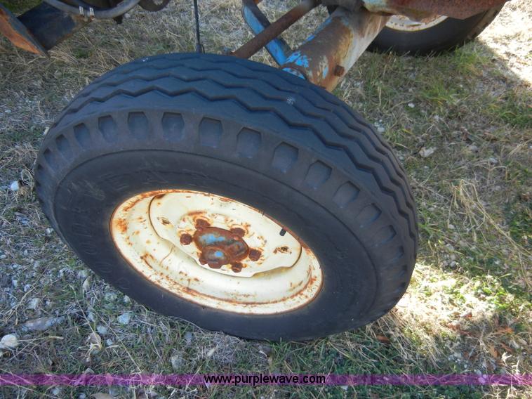 image for item A3403 1981 Ford 5600 tractor