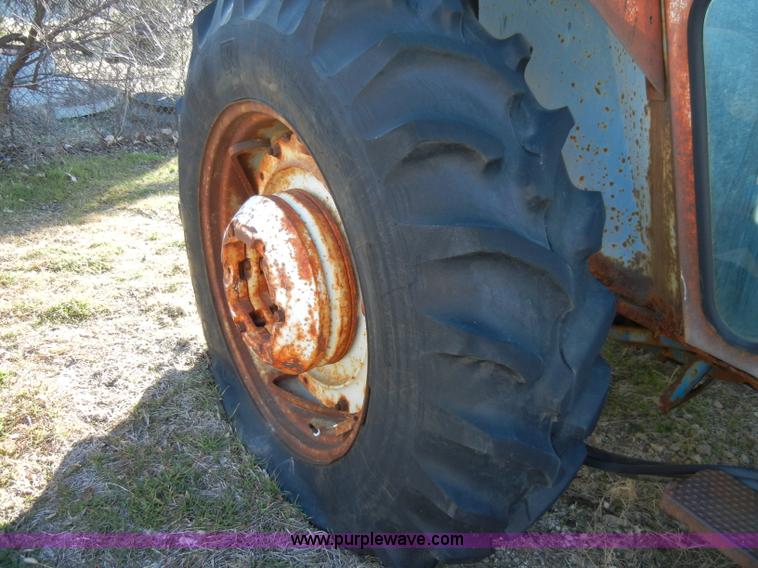 image for item A3403 1981 Ford 5600 tractor