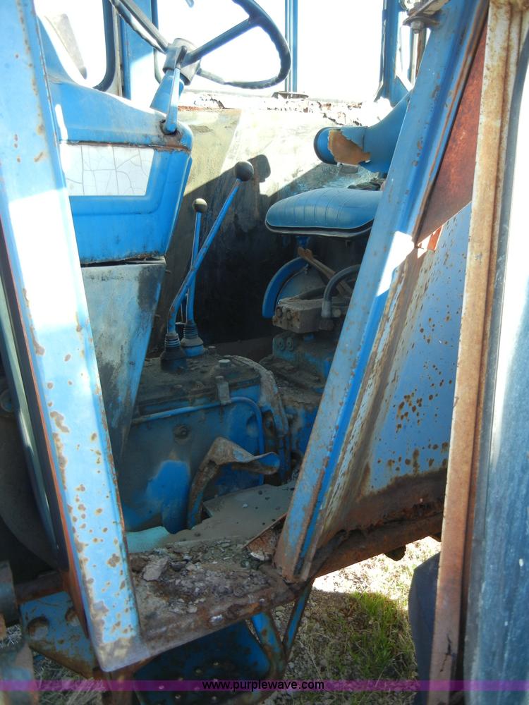 image for item A3403 1981 Ford 5600 tractor