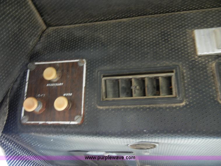 image for item A3403 1981 Ford 5600 tractor