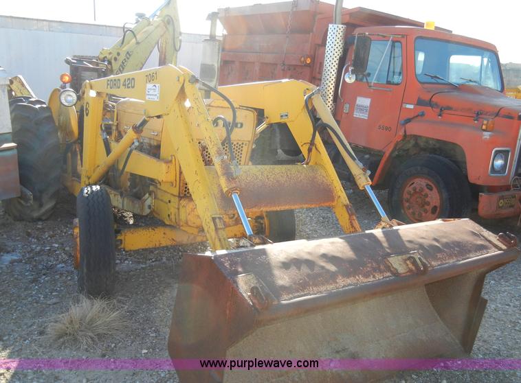 image for item A3406 Ford 420 RD22ik tractor with loader and backhoe