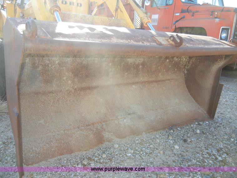 image for item A3406 Ford 420 RD22ik tractor with loader and backhoe