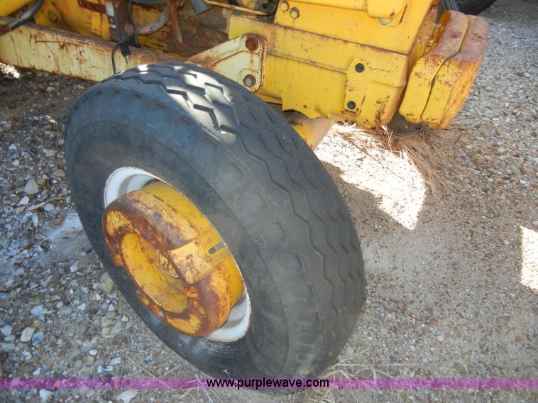 image for item A3406 Ford 420 RD22ik tractor with loader and backhoe