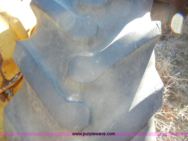 image for item A3406 Ford 420 RD22ik tractor with loader and backhoe