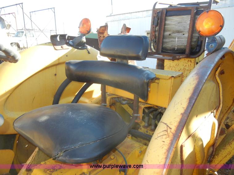 image for item A3406 Ford 420 RD22ik tractor with loader and backhoe