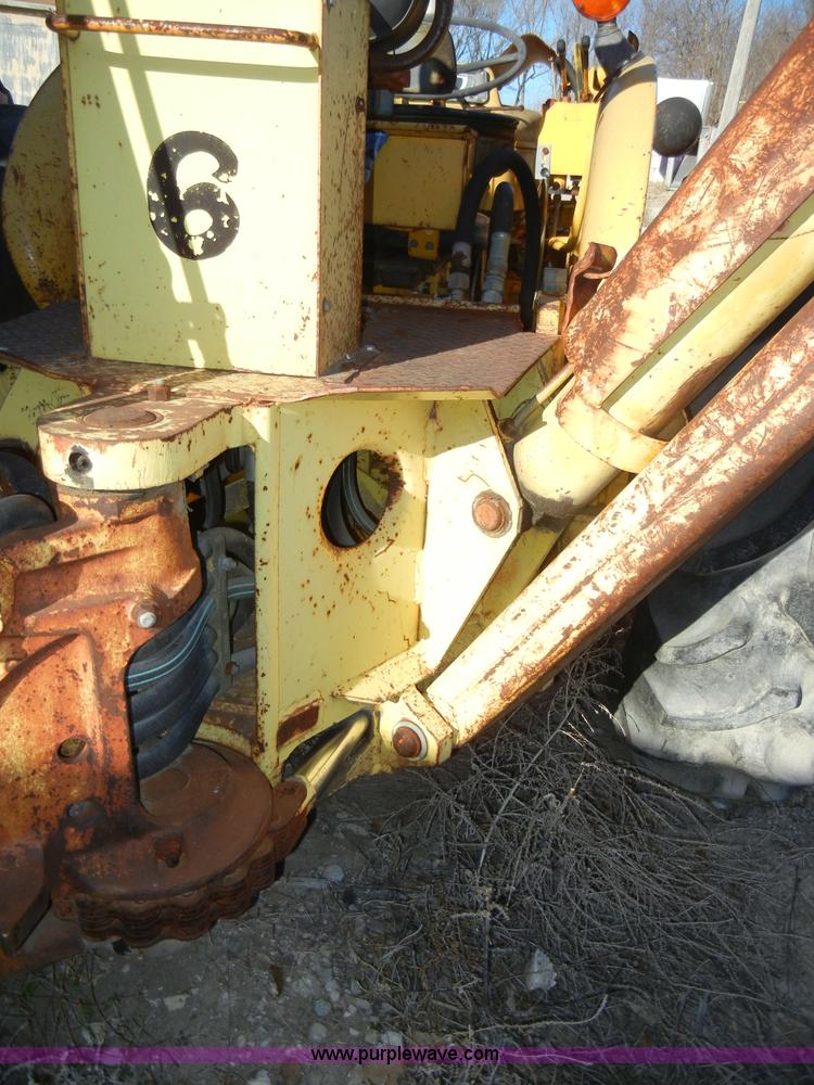 image for item A3406 Ford 420 RD22ik tractor with loader and backhoe