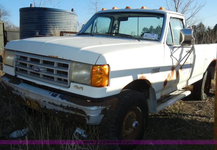 image for item A3412 1989 Ford F250 Custom pickup truck