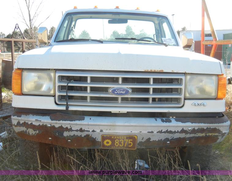 image for item A3412 1989 Ford F250 Custom pickup truck