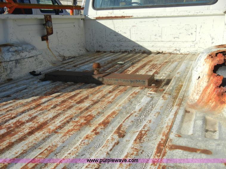 image for item A3412 1989 Ford F250 Custom pickup truck