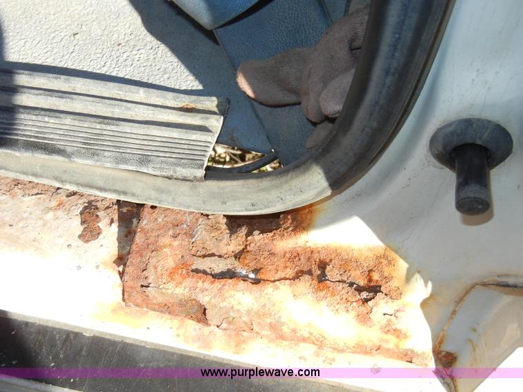 image for item A3412 1989 Ford F250 Custom pickup truck