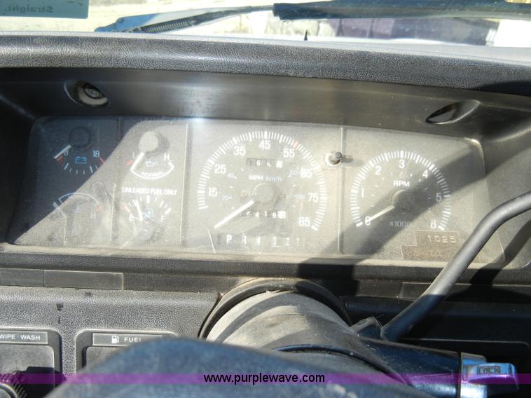 image for item A3412 1989 Ford F250 Custom pickup truck