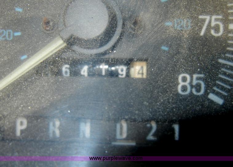 image for item A3412 1989 Ford F250 Custom pickup truck