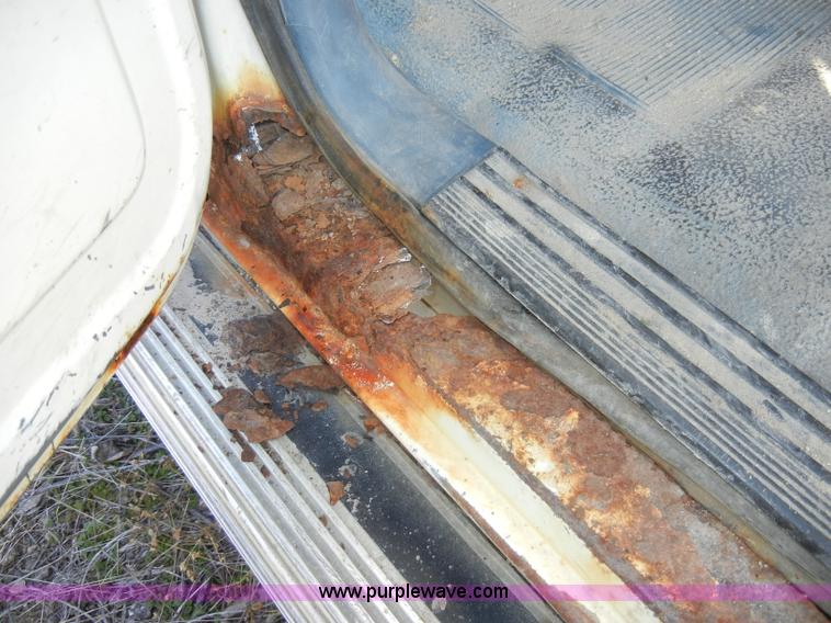 image for item A3412 1989 Ford F250 Custom pickup truck