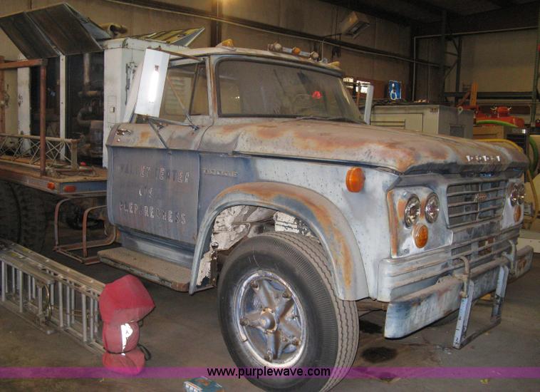 image for item A6035 1965 Dodge D700 flatbed truck