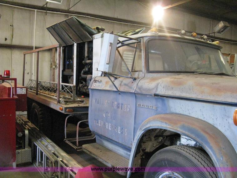 image for item A6035 1965 Dodge D700 flatbed truck