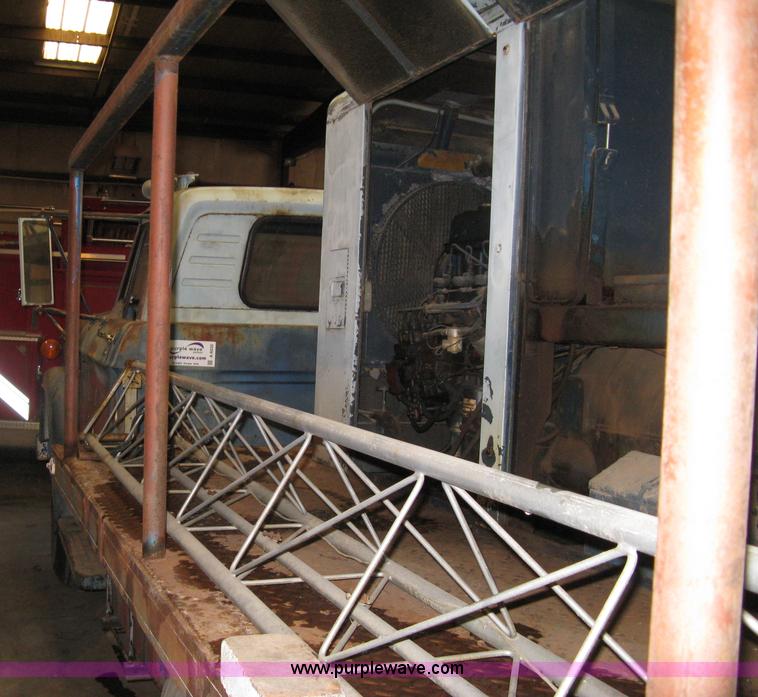 image for item A6035 1965 Dodge D700 flatbed truck