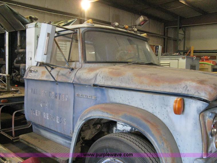 image for item A6035 1965 Dodge D700 flatbed truck