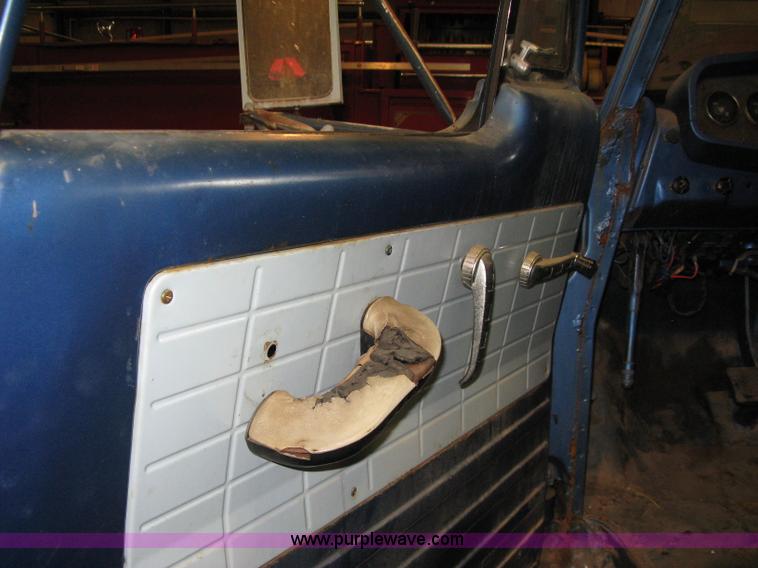 image for item A6035 1965 Dodge D700 flatbed truck