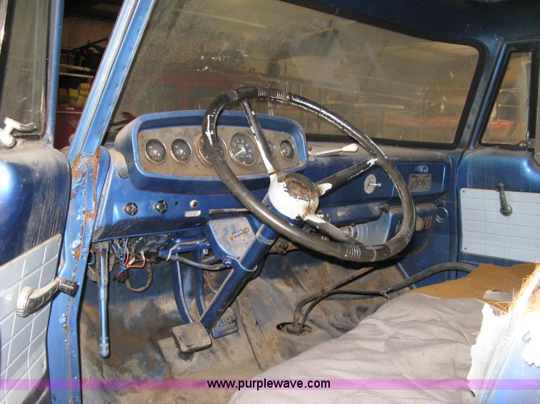 image for item A6035 1965 Dodge D700 flatbed truck