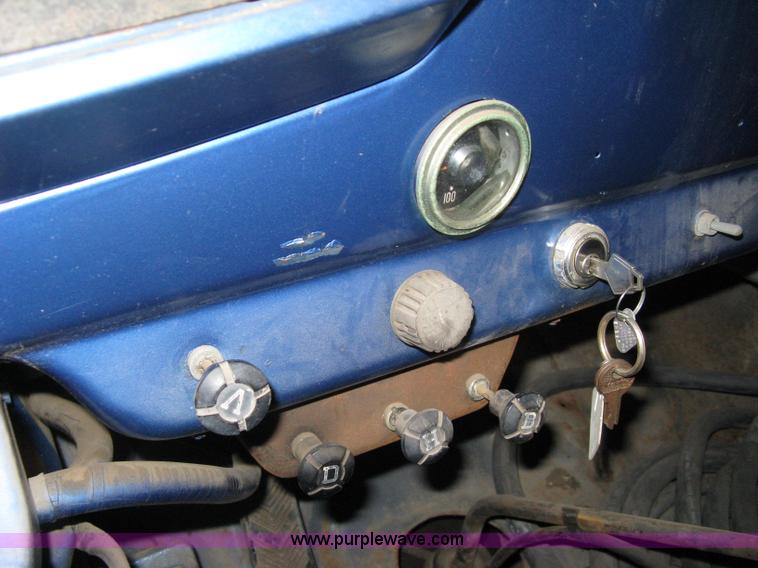 image for item A6035 1965 Dodge D700 flatbed truck