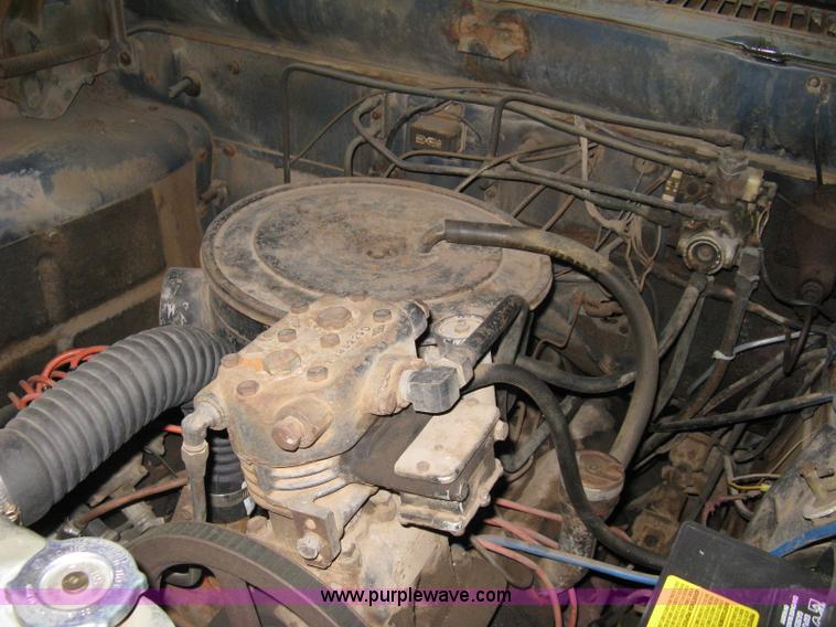 image for item A6035 1965 Dodge D700 flatbed truck