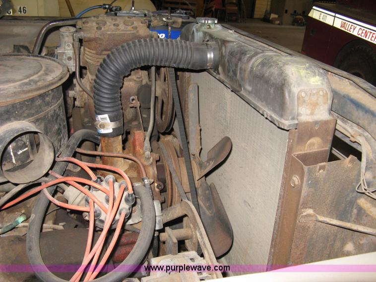 image for item A6035 1965 Dodge D700 flatbed truck