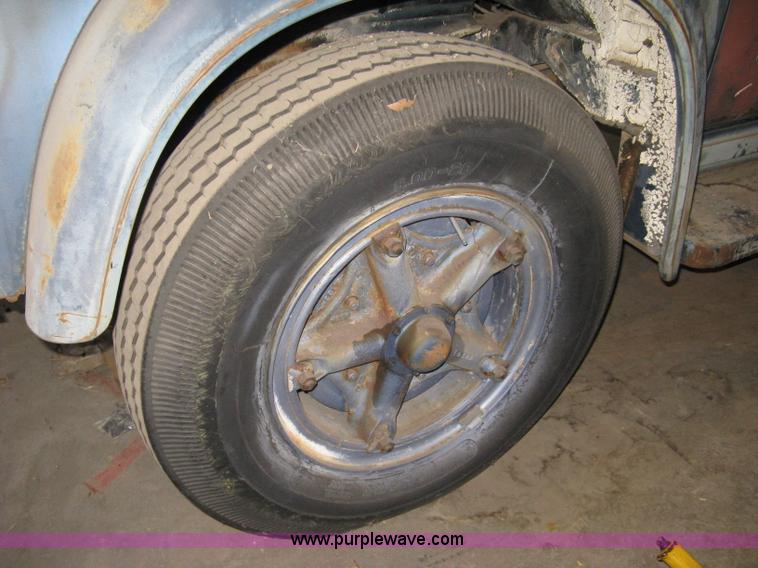 image for item A6035 1965 Dodge D700 flatbed truck