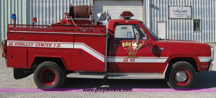 image for item A6037 1976 Dodge W20 Custom 200 firetruck