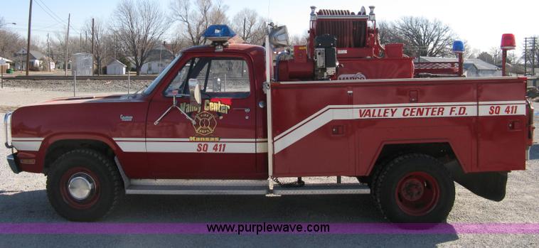 image for item A6037 1976 Dodge W20 Custom 200 firetruck
