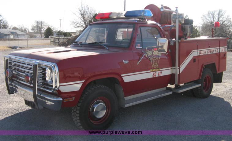 image for item A6037 1976 Dodge W20 Custom 200 firetruck