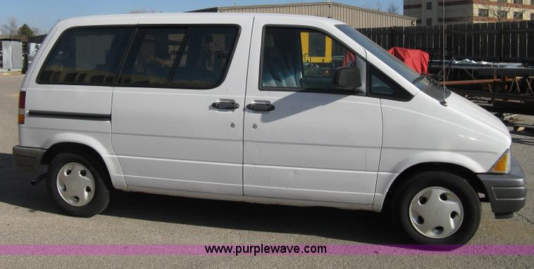 image for item A6042 1995 Ford Aerostar XLT mini van