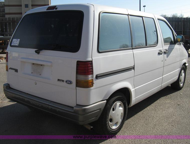 image for item A6042 1995 Ford Aerostar XLT mini van