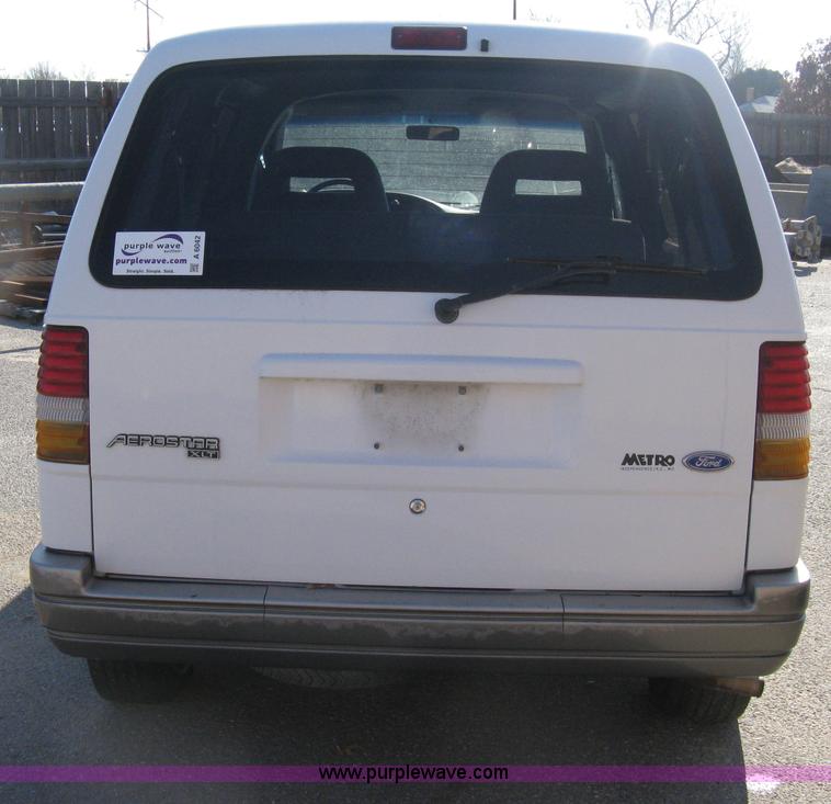 image for item A6042 1995 Ford Aerostar XLT mini van