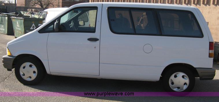 image for item A6042 1995 Ford Aerostar XLT mini van