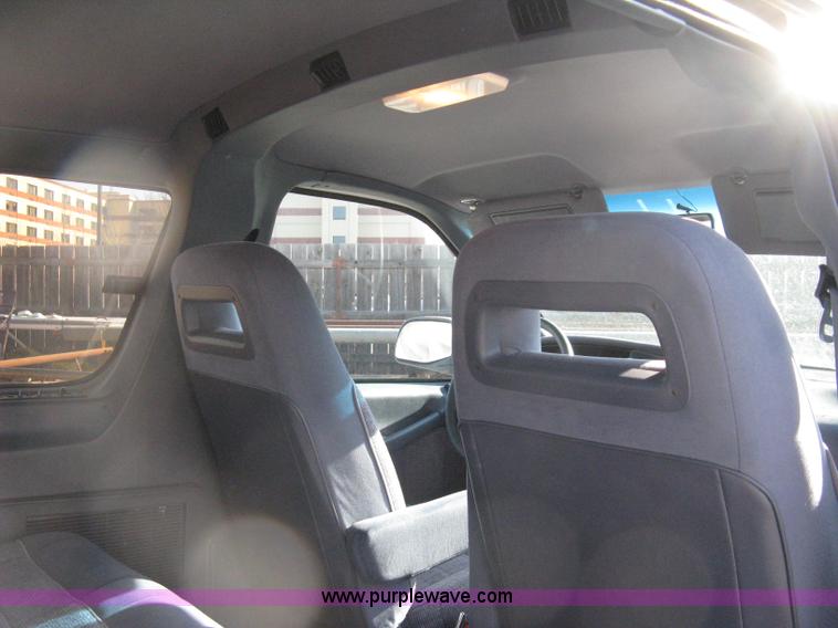 image for item A6042 1995 Ford Aerostar XLT mini van