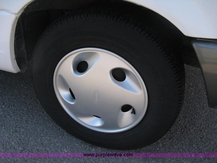 image for item A6042 1995 Ford Aerostar XLT mini van