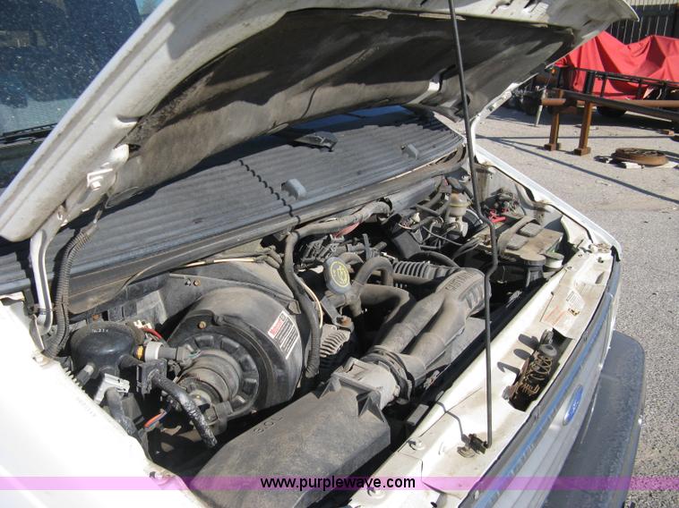 image for item A6042 1995 Ford Aerostar XLT mini van