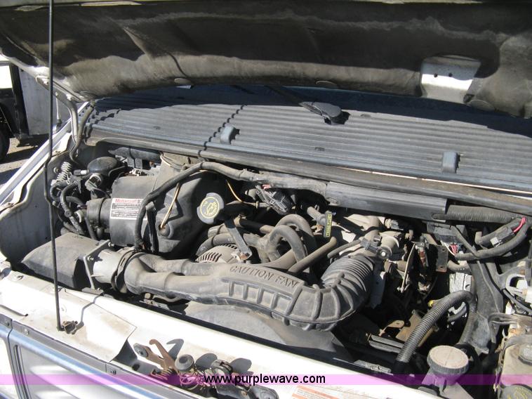 image for item A6042 1995 Ford Aerostar XLT mini van