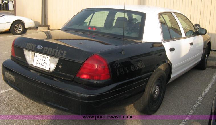 image for item A6049 2005 Ford Crown Victoria Police Interceptor