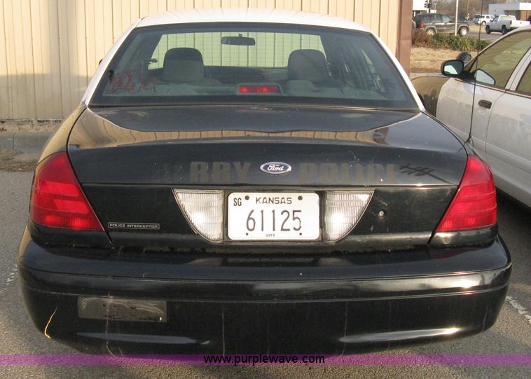 image for item A6049 2005 Ford Crown Victoria Police Interceptor