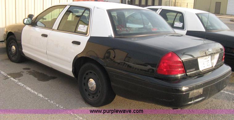 image for item A6049 2005 Ford Crown Victoria Police Interceptor
