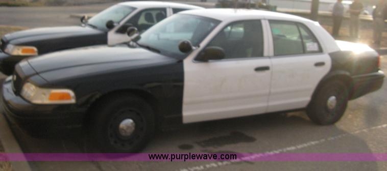 image for item A6049 2005 Ford Crown Victoria Police Interceptor